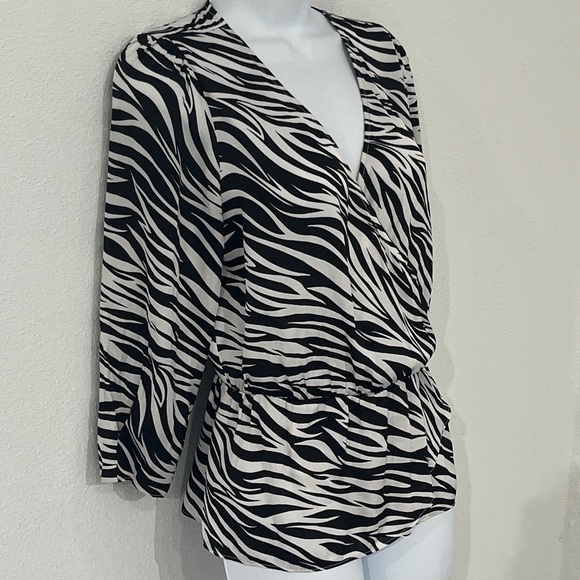 WHBM. Zebra Print Top Size XS - Picture 2 of 6